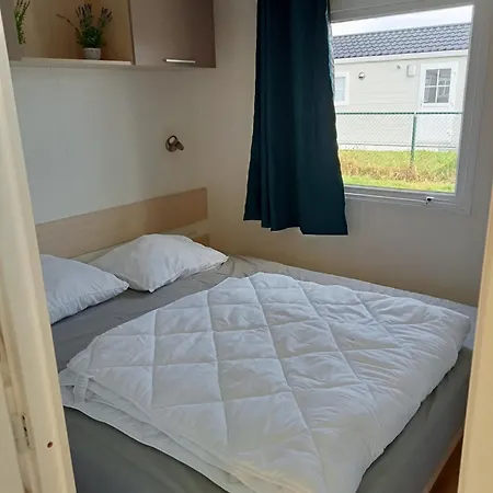 Stacaravan Met Tuin Nr 2126 بريدين